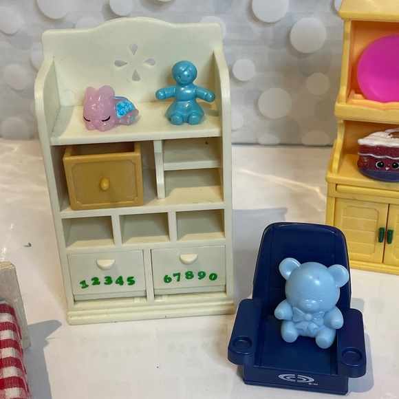 Calico Critters 🐱🐰Carriage & Furniture bundle - Picture 9 of 12